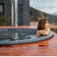 5 Ways You Can Enjoy Hot Tub in Autumn!